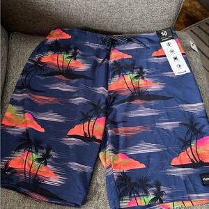 Hurley Men's Blue Tropical Swim Shorts. Phantom Eco weekender size 30. 59.95 new